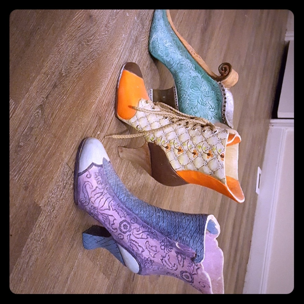Set of 3 ceramic shoes
